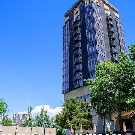 יירבאן President Hotel By Hrazdan Hotel Cjsc מראה חיצוני תמונה