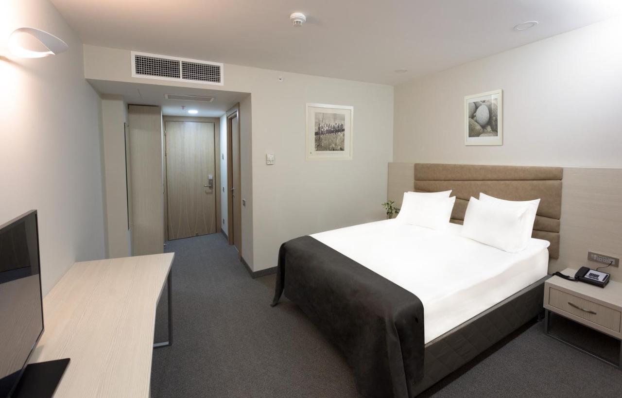 יירבאן President Hotel By Hrazdan Hotel Cjsc מראה חיצוני תמונה