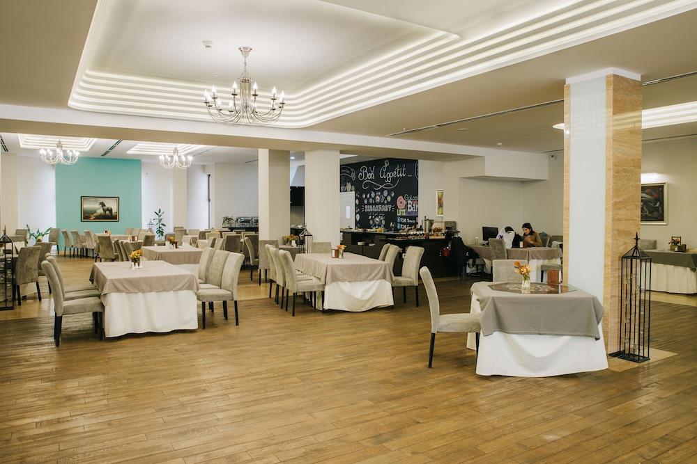 יירבאן President Hotel By Hrazdan Hotel Cjsc מראה חיצוני תמונה