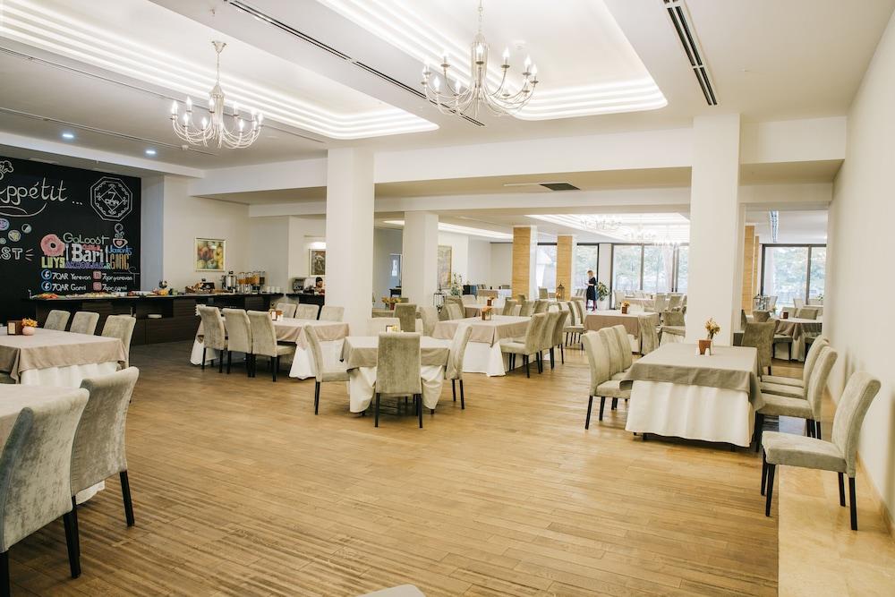 יירבאן President Hotel By Hrazdan Hotel Cjsc מראה חיצוני תמונה