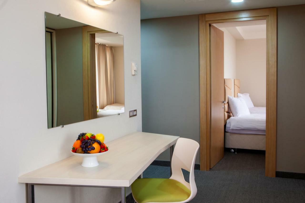 יירבאן President Hotel By Hrazdan Hotel Cjsc מראה חיצוני תמונה