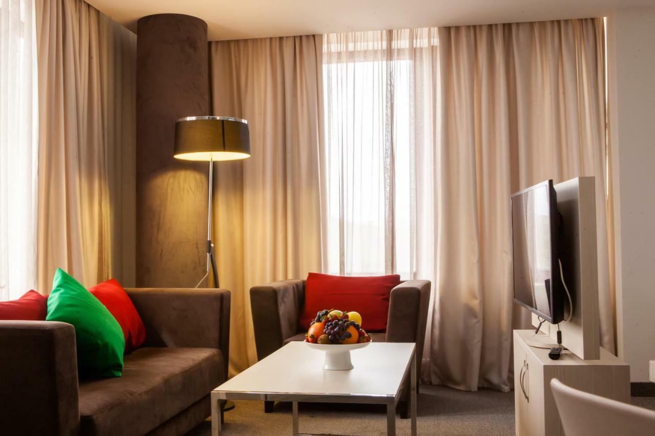 יירבאן President Hotel By Hrazdan Hotel Cjsc מראה חיצוני תמונה