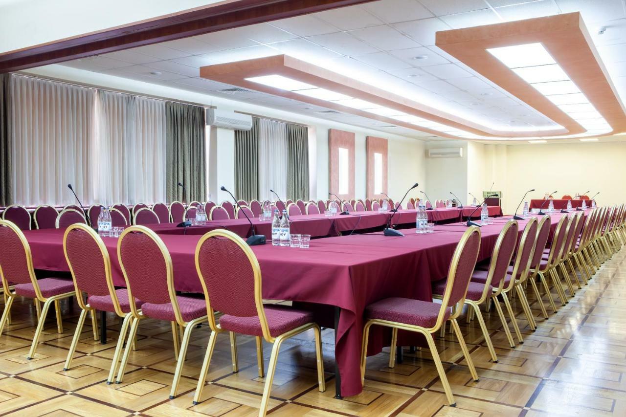 יירבאן President Hotel By Hrazdan Hotel Cjsc מראה חיצוני תמונה