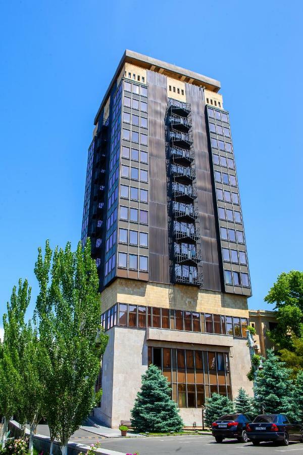 יירבאן President Hotel By Hrazdan Hotel Cjsc מראה חיצוני תמונה