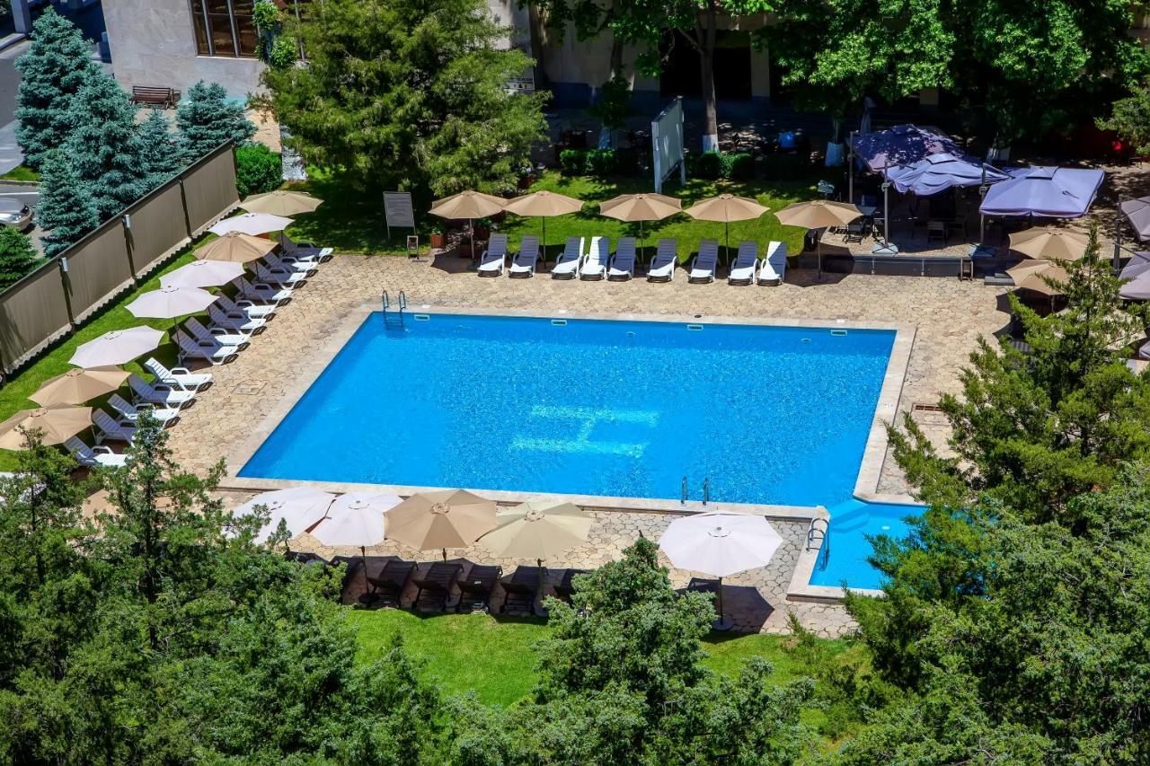 יירבאן President Hotel By Hrazdan Hotel Cjsc מראה חיצוני תמונה