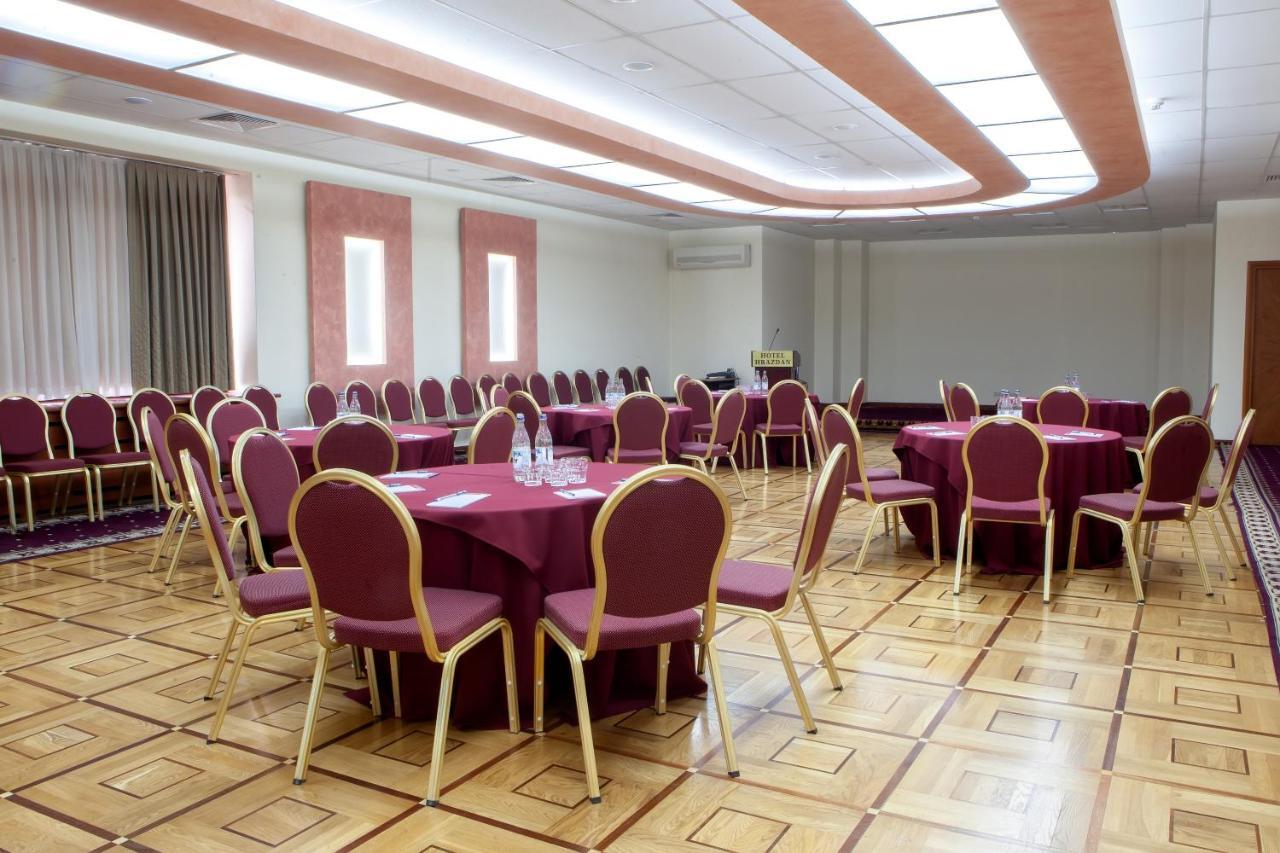יירבאן President Hotel By Hrazdan Hotel Cjsc מראה חיצוני תמונה